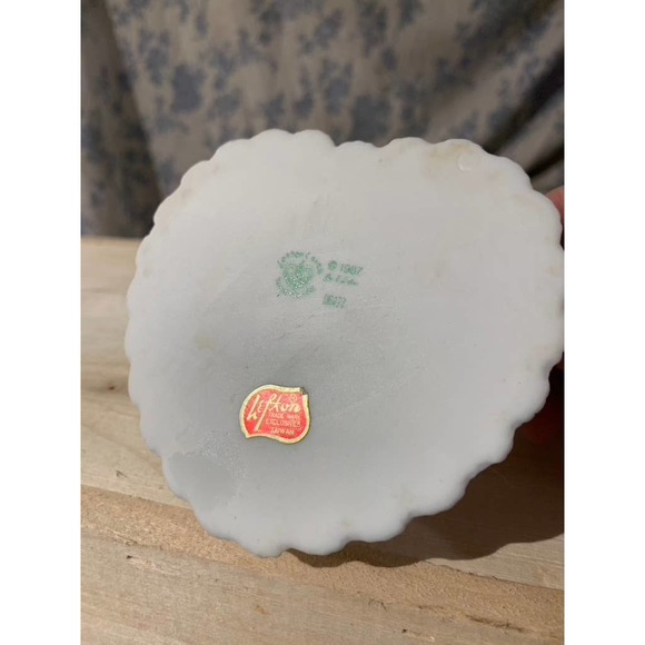 Vintage 1987 Lefton Heart Shaped Pair of Trinket Box with Doves - Picture 10 of 15